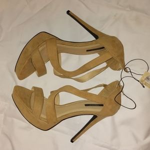 NWTs, Forever 21 NWTs size 8 Tan, heel sandals